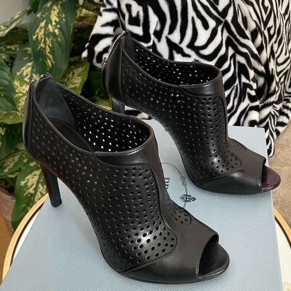 Prada low ankle open toe pumps - Picture 5 of 11